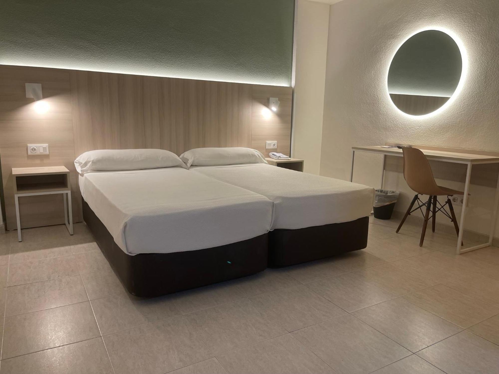 בנידורם Hotel Marconi מראה חיצוני תמונה