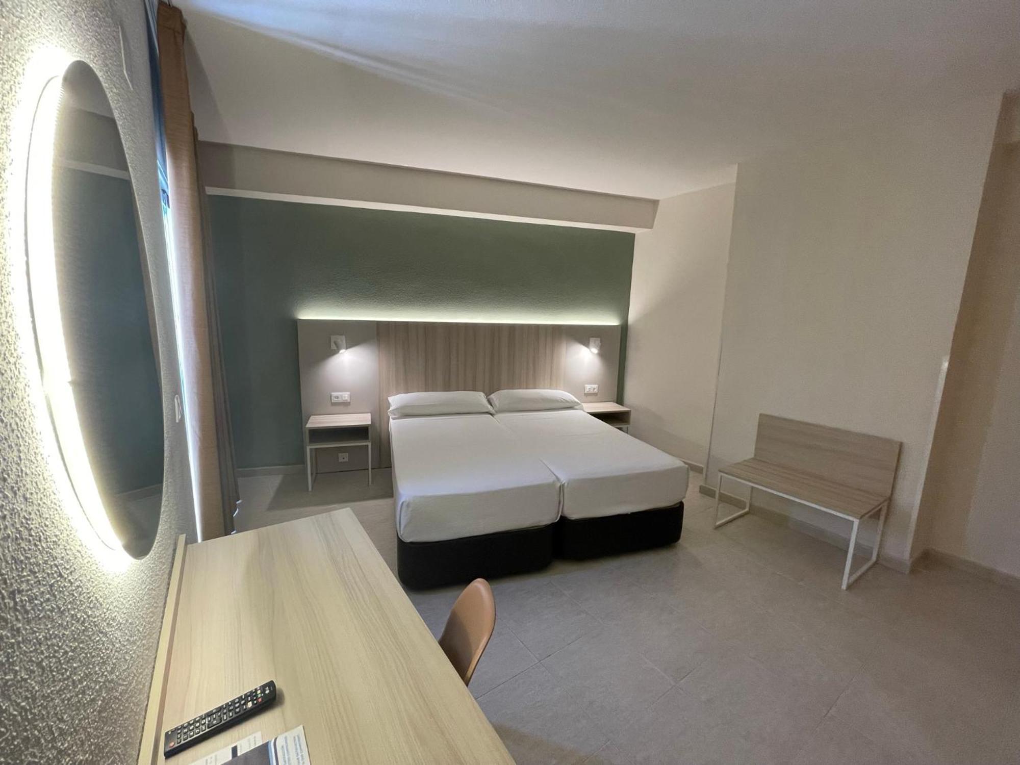 בנידורם Hotel Marconi מראה חיצוני תמונה